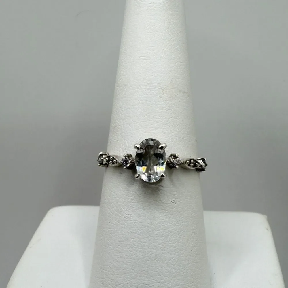 NWOT 5x7mm oval cut, light‎ Aquamarine ring w/ accent cz diamonds in solid 925!